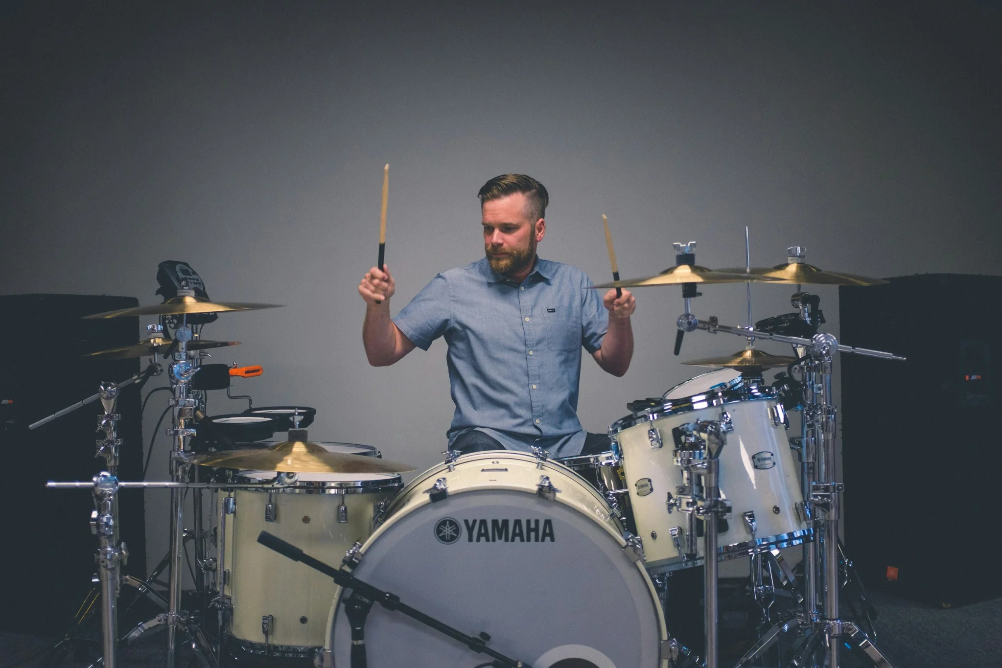 Baterista aprendiendo desde cero